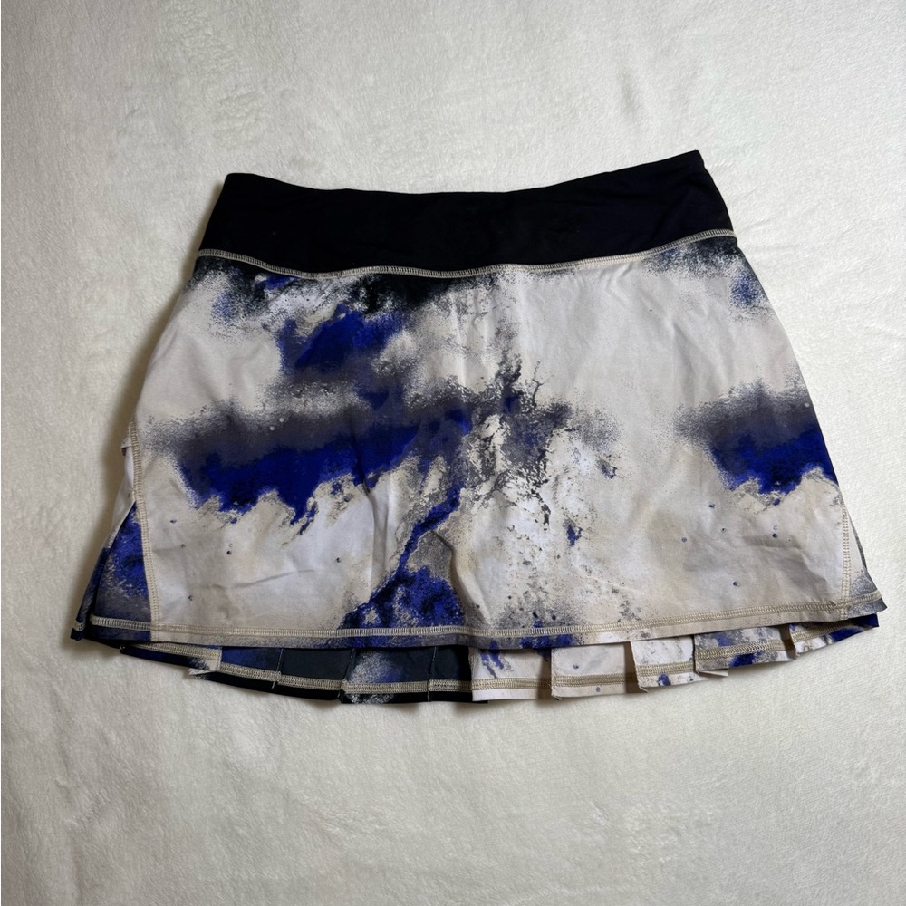 Lululemon Athletica Blue, Black and Cream Pleated Skirt
